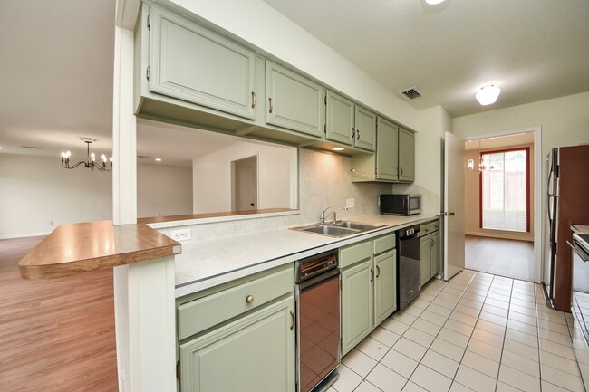 Building Photo - 3021 Teague Rd