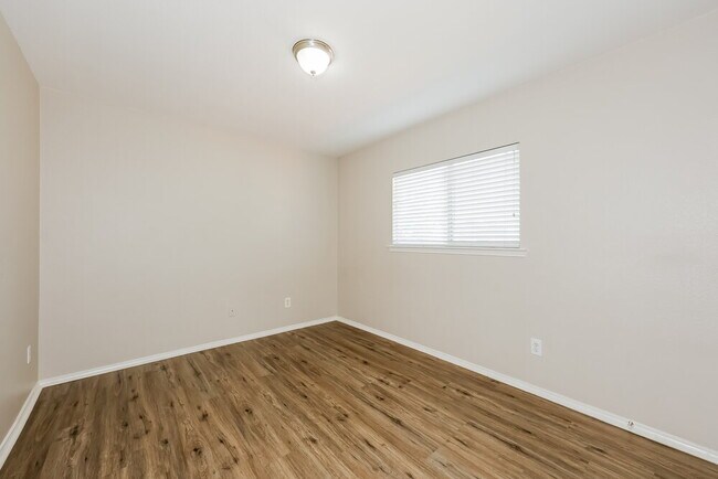 Building Photo - 2133 Pecan Creek Dr