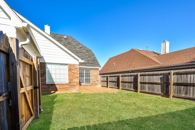 Building Photo - 782 Rain Dance Way