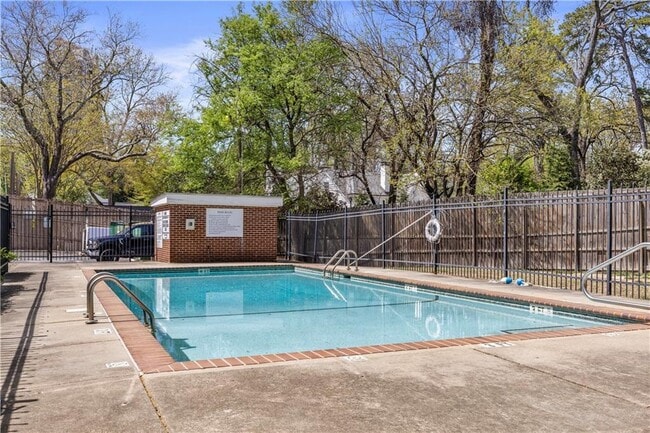 Building Photo - 3660 Peachtree Rd NE