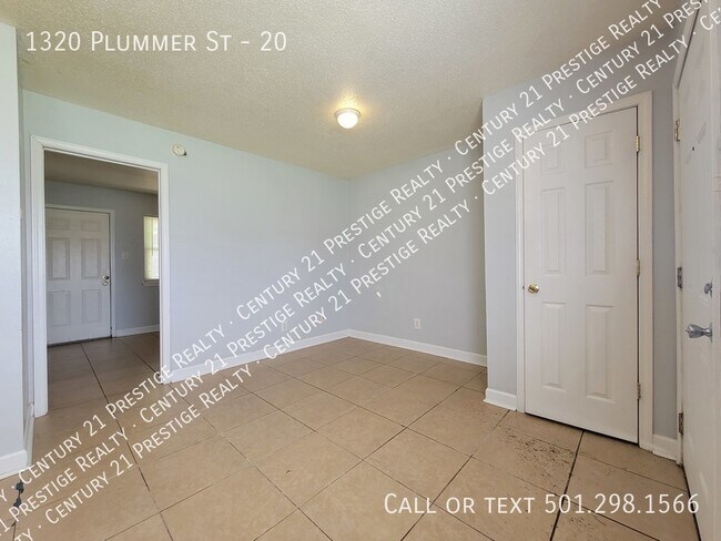 Building Photo - 1320 Plummer Street Apt 20