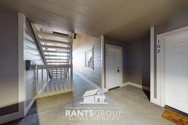 Building Photo - 1 Bedroom ADA unit in the heart of Yelm!