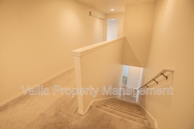 Building Photo - 4850 Heathwood St NE