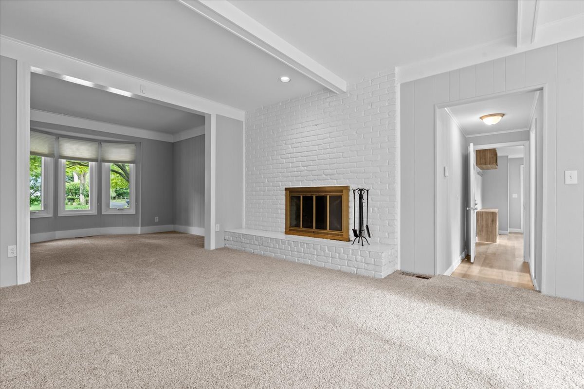 Building Photo - 5476 Van Ness Dr