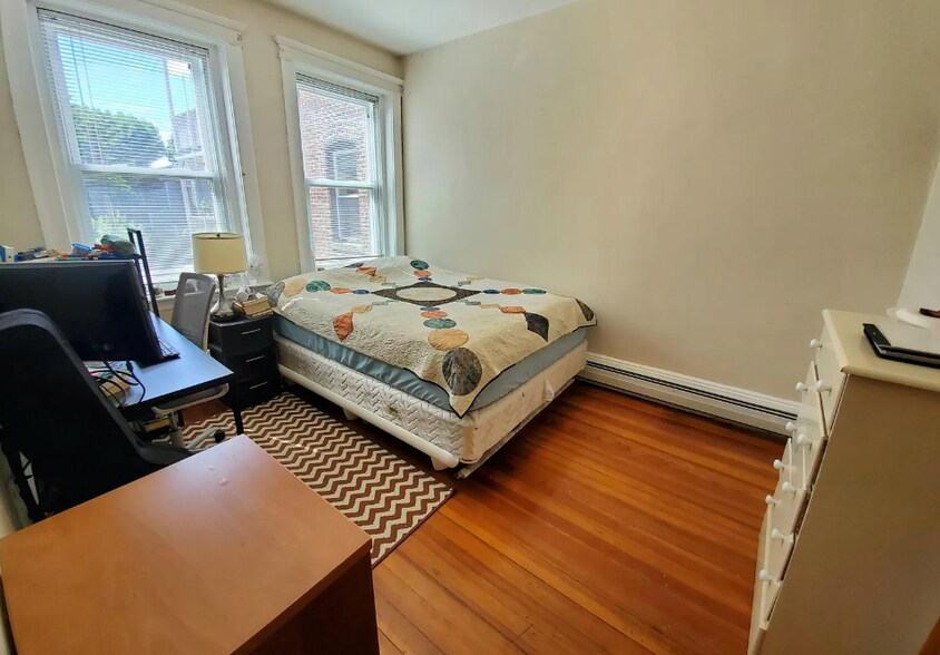 Building Photo - 283 Brookline St