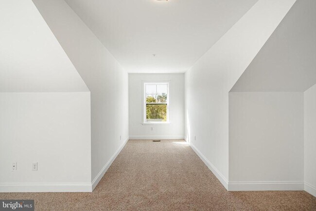 Building Photo - 117 Colwell Ln