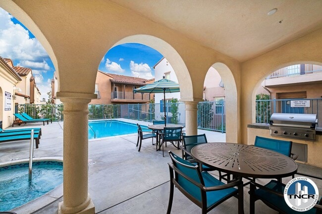 Building Photo - Luxury 4-Bedroom, 3.5-Bathroom Townhouse #28 in Santa Fe Springs