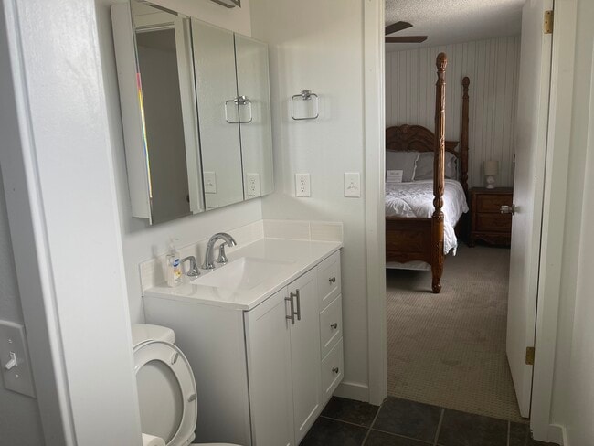 Building Photo - 615 Virginia Ct