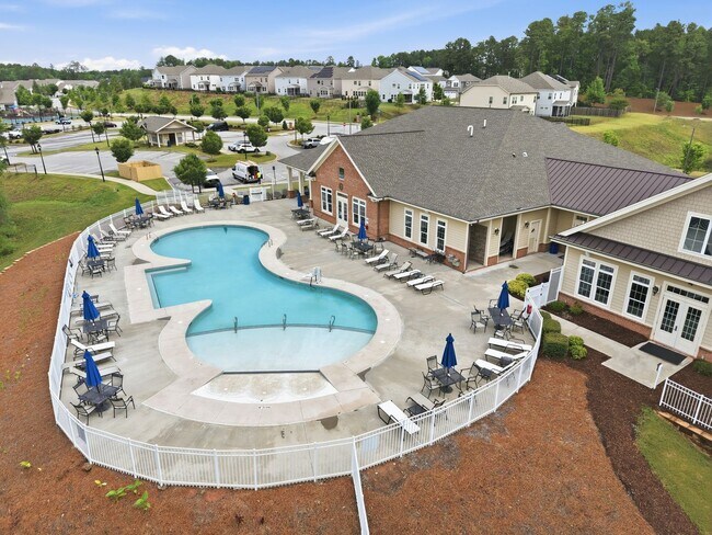 Building Photo - Modern 4-Bedroom Home in the Sought-After Ellis Crossing Community!