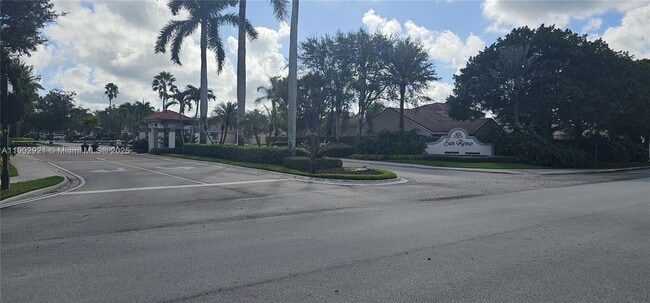 Building Photo - 1002 Sevilla Cir