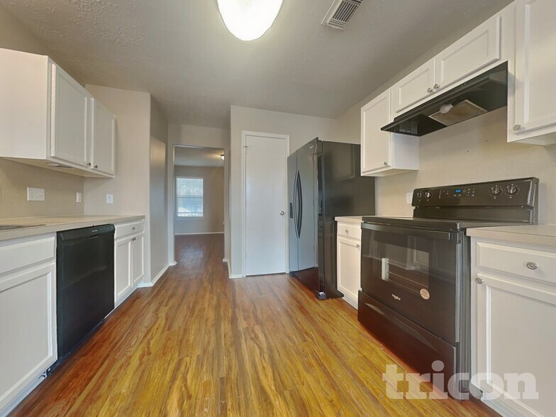 Building Photo - 16783 Fallen Timbers Dr