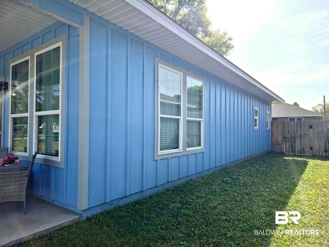 Building Photo - 5219 Yellow Bluff Rd
