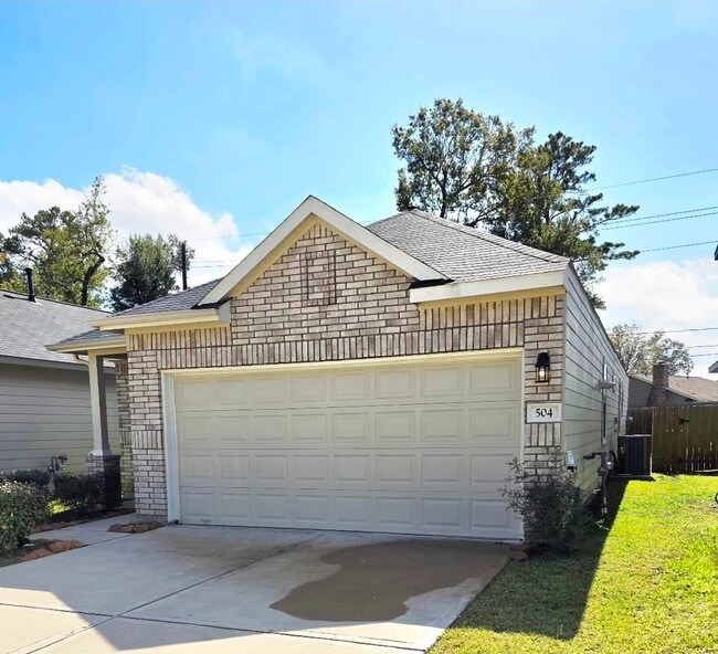 Building Photo - 504 Emerald Thicket Ln