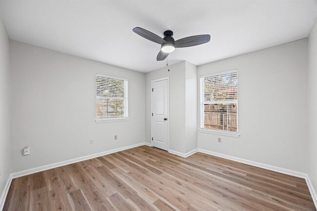 Building Photo - 2604 Canterbury St