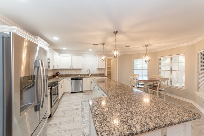 Building Photo - 2961 White Pine Dr