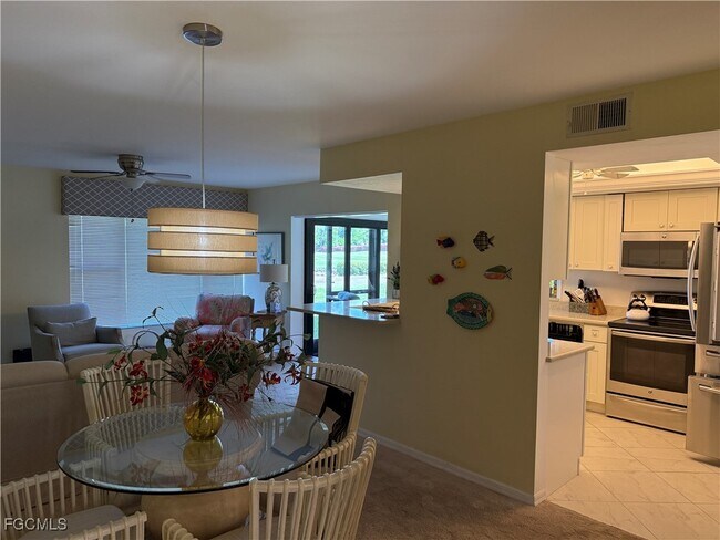 Building Photo - 5965 Trailwinds Dr
