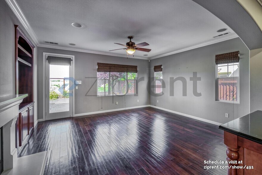 Building Photo - 833 Griffon Ct