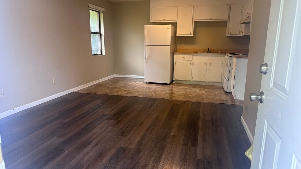 Primary Photo - 274 Shadow Lawn Dr