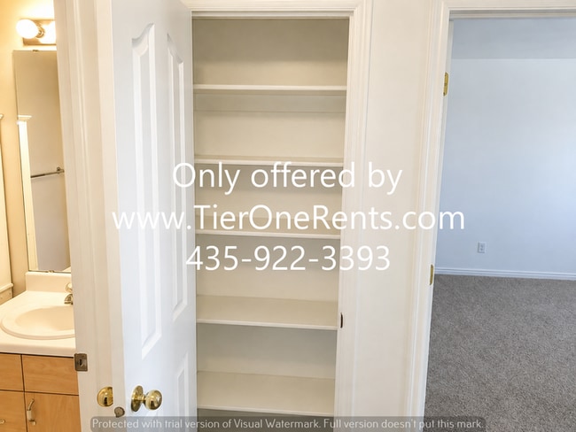 Building Photo - $500 OFF First Month's Rent