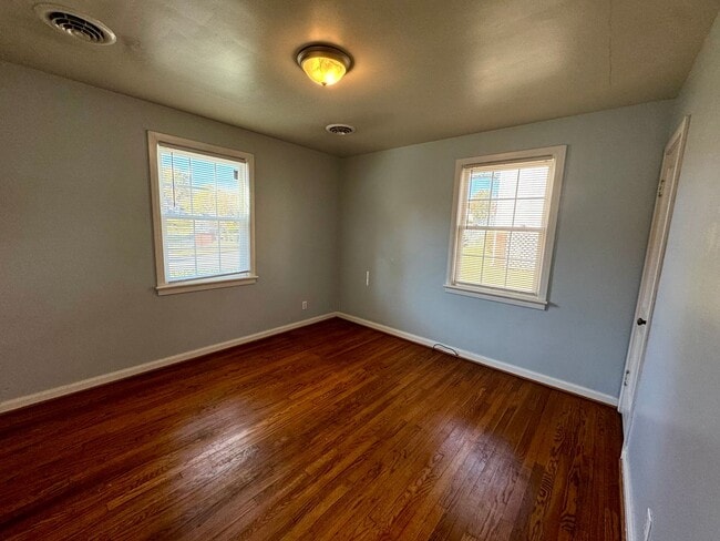 Building Photo - Lovely Home in Fort Hill Area