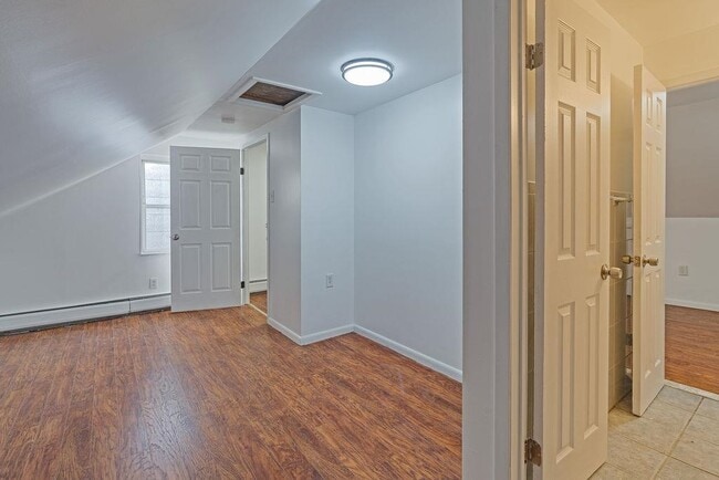 Building Photo - 337 Summit Ave