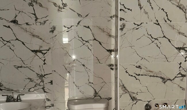 Building Photo - 240 Madison Ave