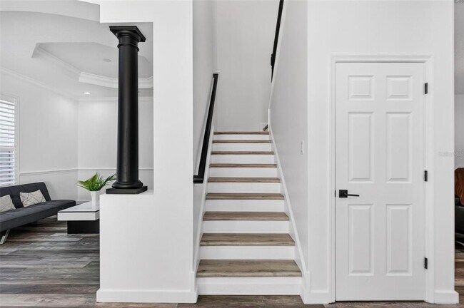 Building Photo - 8111 Santa Rosa Ct