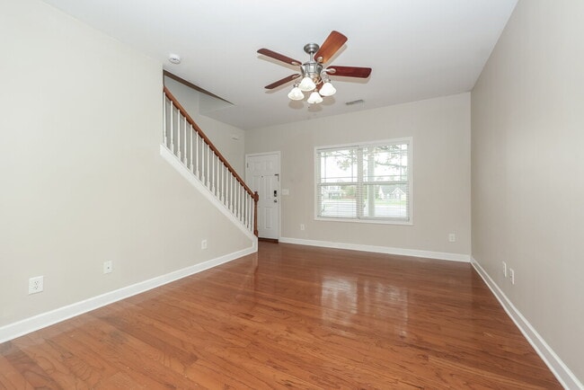 Building Photo - 8002 Starling Ct