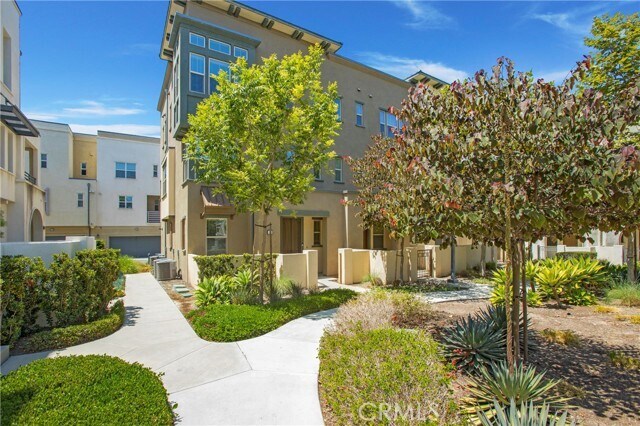 Building Photo - 148 Acamar