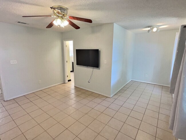 Building Photo - 3 Bedroom Home in Ocean Springs