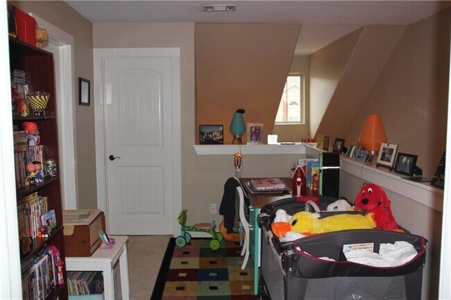 Building Photo - 3998 Rochester Cir