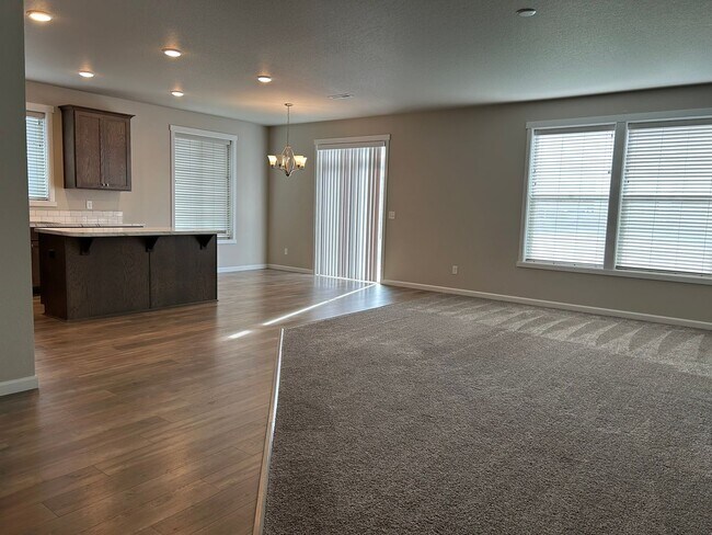 Building Photo - Charming 3-Bedroom, 2-Bath Home with Spaci...