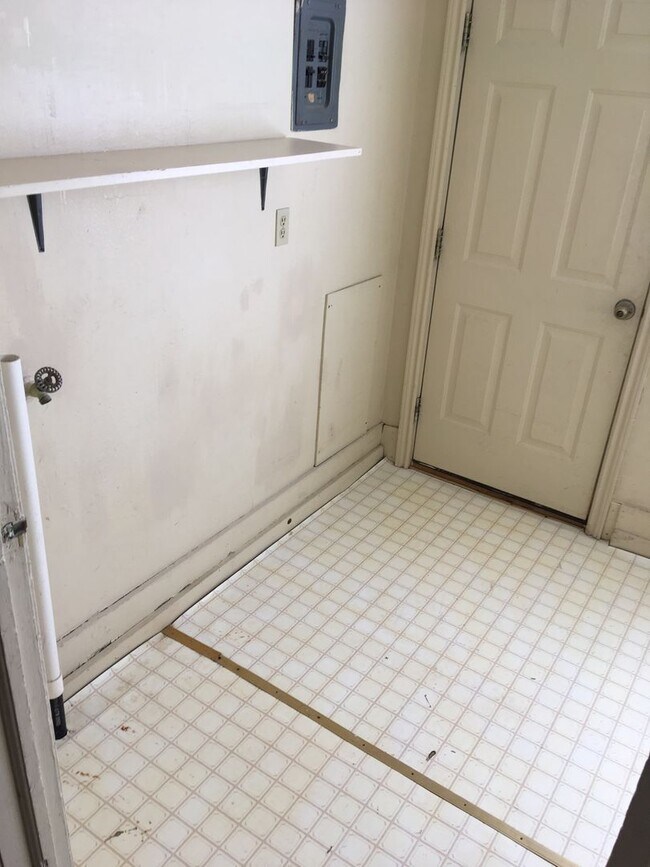 Building Photo - 419 SW 3rd St