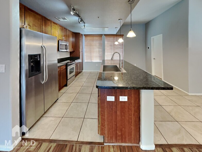 Primary Photo - 6745 N 93RD Ave