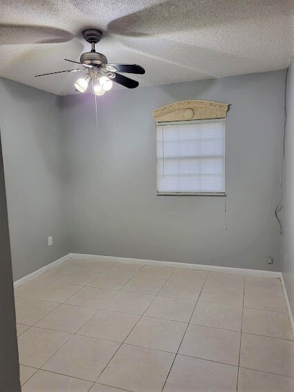 Building Photo - 1674 Louis Dr