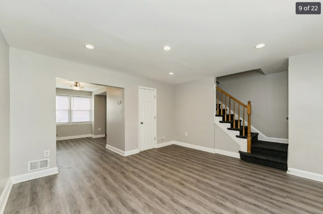 Building Photo - 4 Bedr4 Bedrooms in Parkville