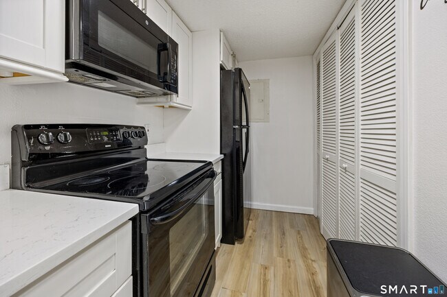 Building Photo - 299 Carriage Crossing Ln