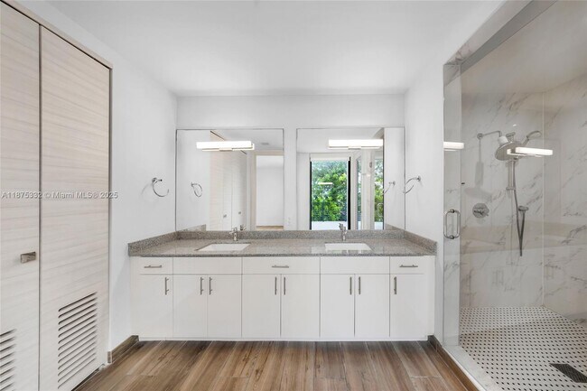 Building Photo - 3265 Bird Ave