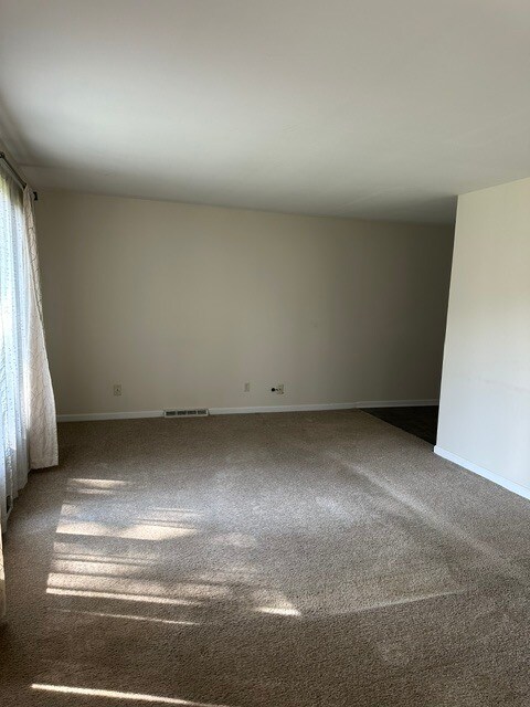 Living Room - 105 Garfield Ave