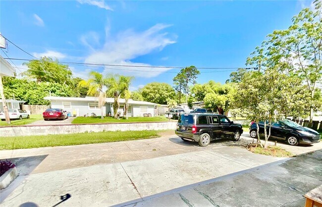 Building Photo - 2117 Calusa Trail