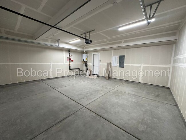 Building Photo - 862 Furlong Dr