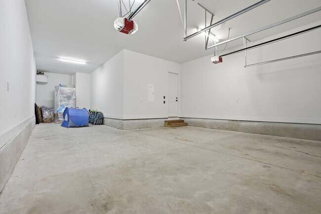 Building Photo - 120 Dune Dr