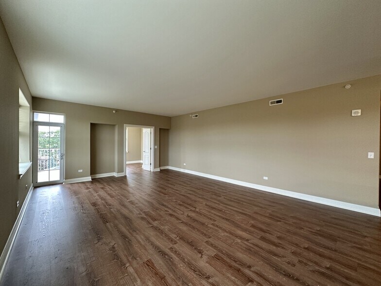 Building Photo - 2 Itasca Place