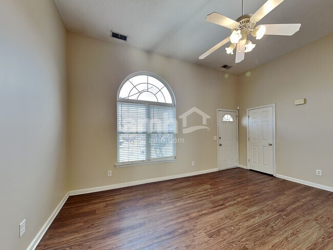 Building Photo - 884 Pin Oak Dr