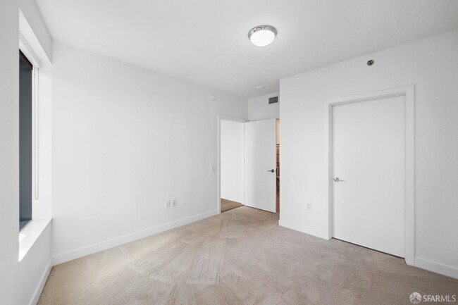 Building Photo - 280 Spear St