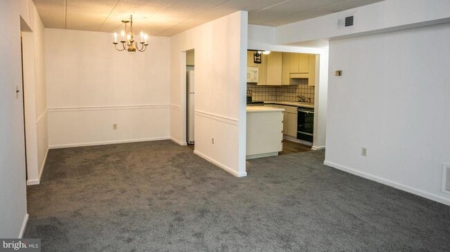 Building Photo - 154 Woodstream Dr