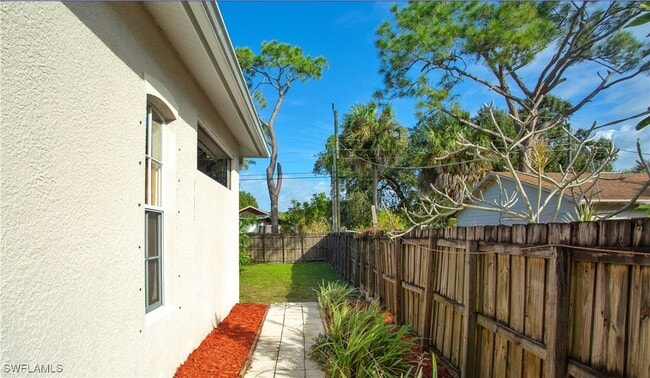 Building Photo - 3555 Poinsettia Ave
