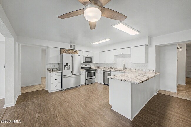 Building Photo - 1711 W Montecito Ave