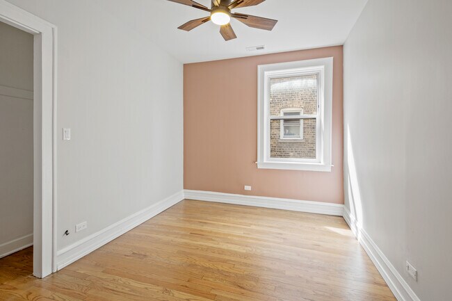 Building Photo - 4834 N Springfield Ave
