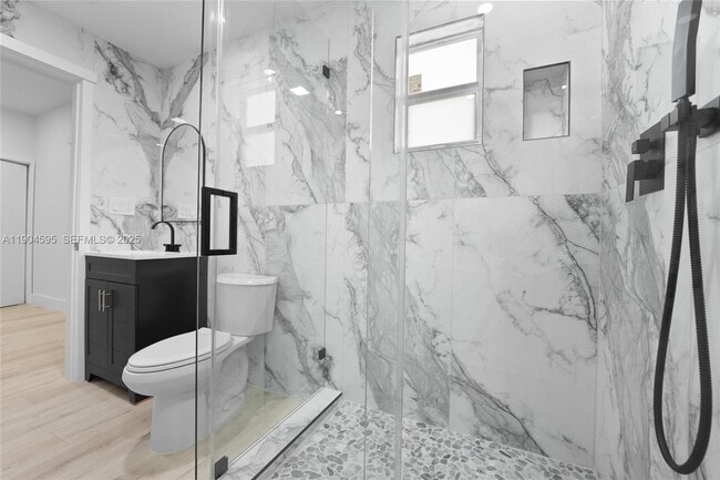 Building Photo - 129 SW 9th Ave